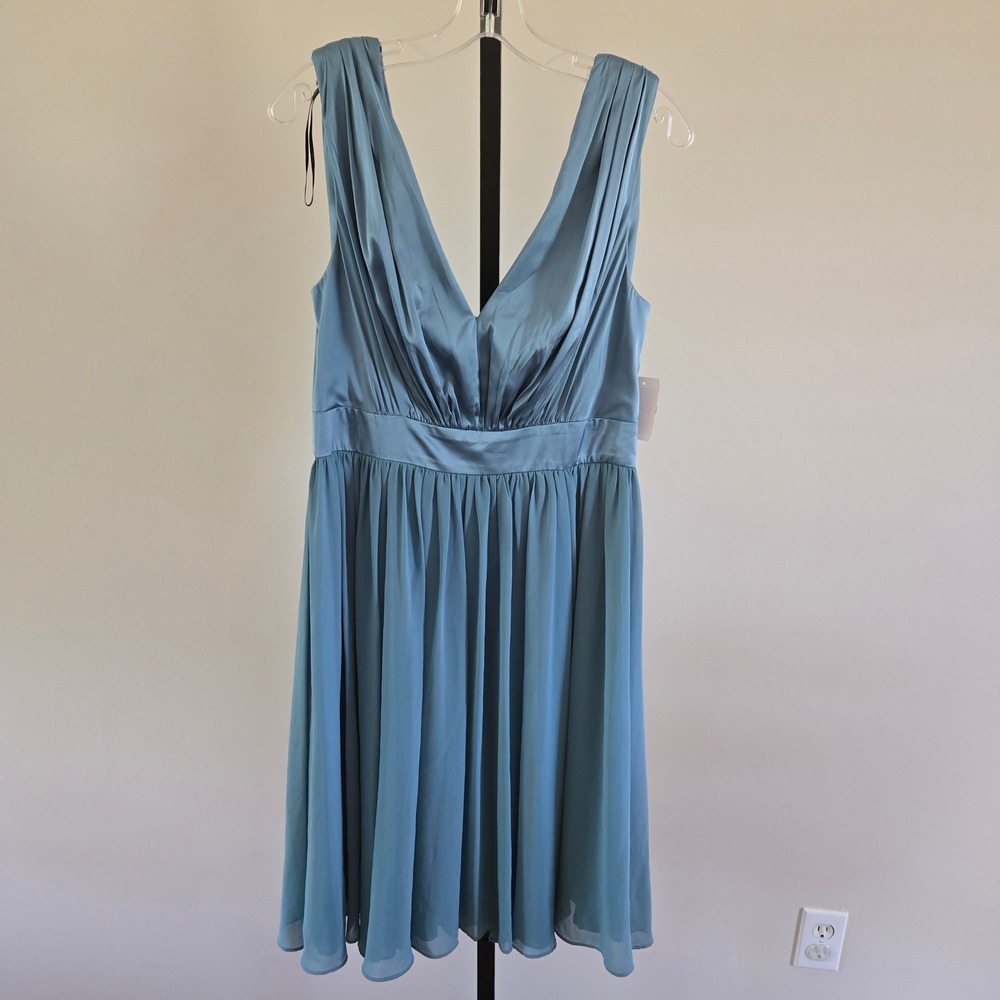 Vera Wang Blue Sleeveless V-Neck Draped Back Pleated Satin Cocktail Dress 12 NEW